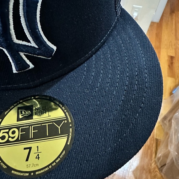 New Era Mesh Back Fitted Hat- NY Yankees - Picture 8 of 8